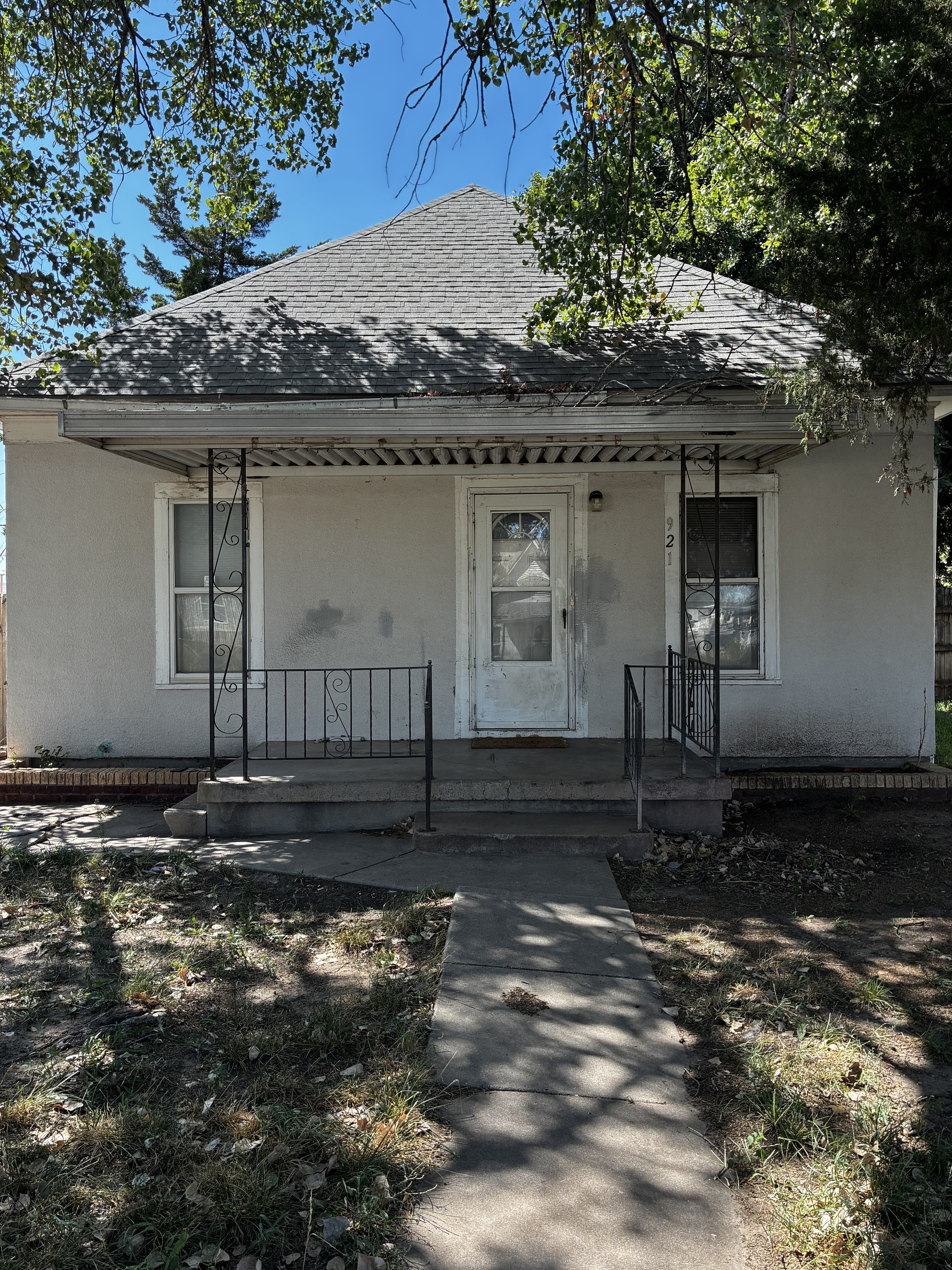 921 South Ninnescah Street